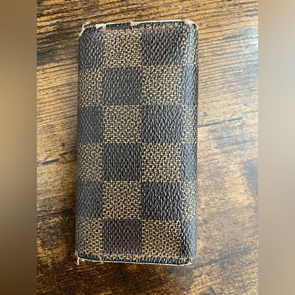 LV Damier Ebene Key Holder - Picture 4 of 10